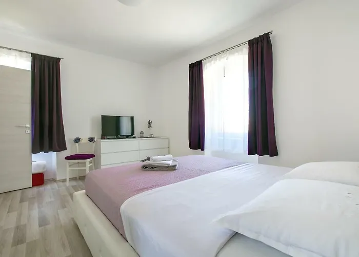 Apartment Maja *